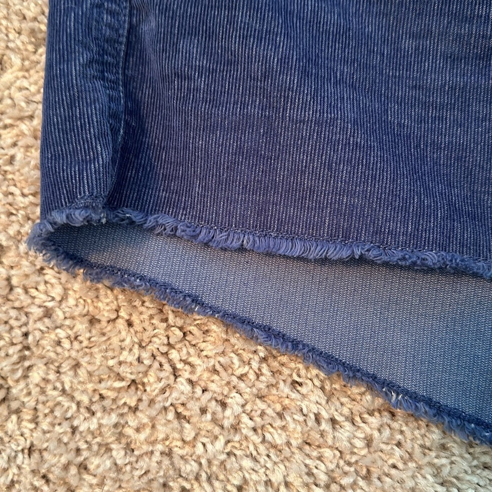 GAP Shorts - Picture 3 of 5